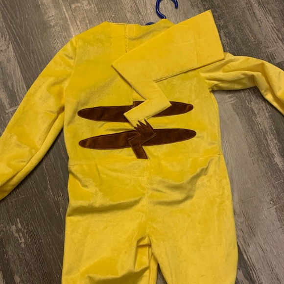 Pikachu Costume - Picture 2 of 2